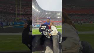 Teppich in der Allianz Arena tauschen 🤯🏈 diy shorts nfl [upl. by Ellennahs]