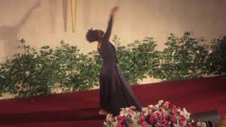 Alabaster box  Cece Winans Praise Dance [upl. by Niar]