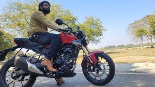 Honda CB300R indepth review on City Highway Ergonomics and Looks [upl. by Cheyney636]