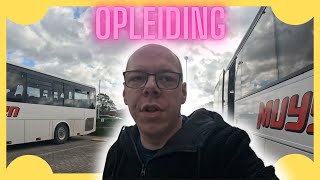 Buschauffeur als knelpuntberoep  Opleiding tot buschauffeur  Kan Fien rollen  – Vlog 193 [upl. by Dnomso]