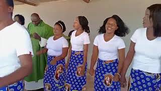 Nkolonkolo Yafyebo Yaipwishe Yesu by Mary Immaculate Choir of St Andrew the Apostle Parish Mpika [upl. by Dnaleel]