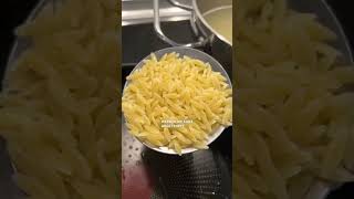 Orzo Carbonara  natürlich ohne Sahne🙏🏼 [upl. by Lemej]