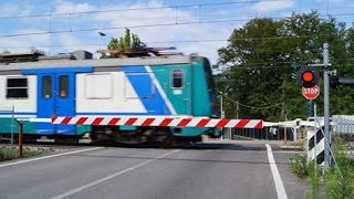 Treni e passaggi a livello a Bellaria  Railroad crossing [upl. by Soloman502]