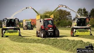 2 Claas Jaguar 960 und 950 Feldhäcksler  Gras häckseln auf dem Gut Hohen Luckow [upl. by Anerehs]