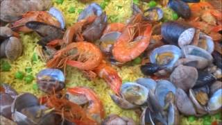 LONDON STREET FOOD GIANT PAELLA IN BOROUGH MARKET LONDON STREET FOOD MARKET [upl. by Elimac]