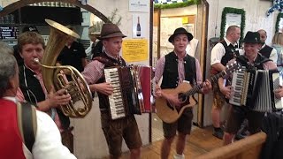 Oktoberfeststimmung beim Stiftl  Eiglwoidler spielen auf [upl. by Gold467]