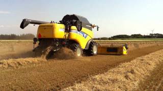 New Holland CX 8090 4WD høst 2011 [upl. by Enad605]