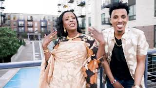 Ilkacase Qays Ft Hodan Abdirahman  Nimaan Ciilayba Icaaya  Official Music Video [upl. by Akapol]