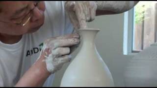 36 Using Water  Slip Efficiently to Throw a Tall Porcelain Bottle with HsinChuen Lin [upl. by Pan]