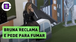 BBB 23 Bruna Griphao grita com produção e pede para fumar veja momento [upl. by Gnirol231]