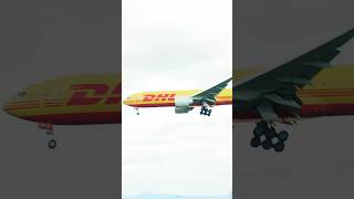 DHL Frachtmaschine im Landeanflug auf Airport Frankfurt über A3 planespotting shortsvideo [upl. by Aeresed501]