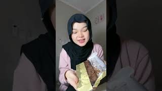 coklat dubai hazelnut shorts imgetlose nabila hijab mukbang makan coklat [upl. by Haymes]