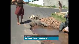 Repórter puliça lavando roupa no meio da rua [upl. by Asile]