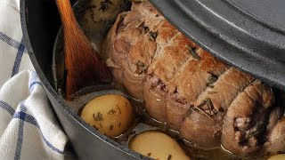 Rôti de Veau en Cocotte tendre et parfumé accompagné de PDT et champignons [upl. by Nacim]