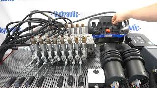 Proportional valve 8 sections Walvoil DPX 100  2 Joysticks  Radio Remote Scanreco [upl. by Clough]