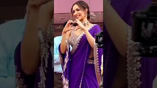 Malaika Arora have a good heart helping the old lady [upl. by Aitnyc]