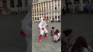 PRANK SE DÉGUISER EN POULE ET EFFRAYER LES GENS 🐔🤣🤣 [upl. by Spring]