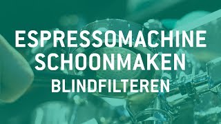 Espressomachine schoonmaken  Blindfilteren [upl. by Atteinotna]