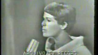 Elis Regina Veleiro No Premio Roquete Pinto 1967 Video [upl. by Valora]