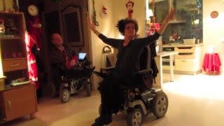 Chorégraphie de Noël 2015 en fauteuil roulant électrique [upl. by Rosella]