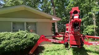 92 spider lift taking down an oak over a house [upl. by Ernest]