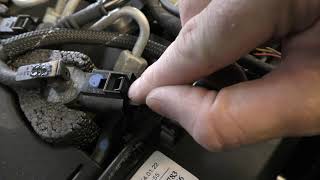 How To Remove D Clip Electrical Connector Unclip VAG Audi VW Seat Skoda [upl. by Nayt]