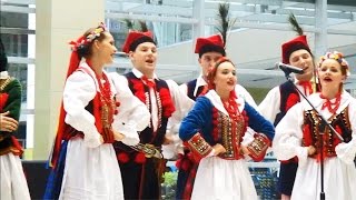 Polish Performers Sing quotBahay Kuboquot  International Folklore Festival 2015 [upl. by Youngman]