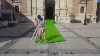 Cliente instalando moqueta ferial para eventos [upl. by Aztin521]