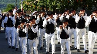 CUGESLESPINS  Fête de SaintEloi 2014  lArrivée des cavaliers [upl. by Rockey368]