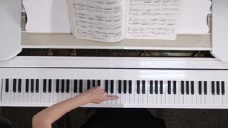 How to Not Hit Wrong Notes on a Piano  Piano Lessons amp Basics [upl. by Ecirted]