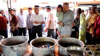 Sultan Perak Berangkat Mengunjungi Bazaar Ramadhan Medan Gopeng [upl. by Ybbed]