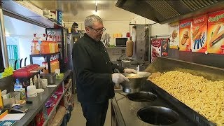 VendinleVieil  la friterie de René désignée meilleure de France [upl. by Nogem]