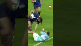 Sébastien Chabal désosse un Argentin 😱 Rugby WorldCup [upl. by Aicenaj]