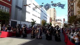 Los Embajadores del bando moro empiezan el desfile The Moorish ambassadors begin the parade [upl. by Bibah]