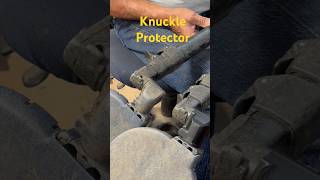 Installing the Knuckle Protector on the Minelab SDC 2300 metaldetecting metaldetector goldhunter [upl. by Cal490]