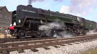 70013 Oliver Cromwells brutally stunning displays at KWVR Gala 9th March 2018 [upl. by Kapor]