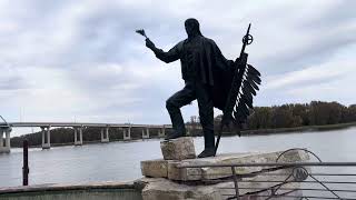 Statue Of Chief Wapahasha 2 In Wabasha Minnesota [upl. by Lerraj]