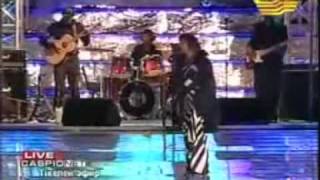 Whitney Houston sings quotI will always love youquot LIVE 2008 [upl. by Aimil658]