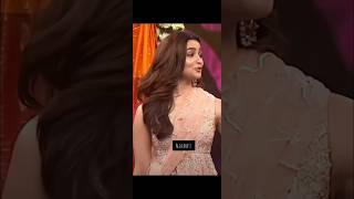 Alia bhatt Ghar more pardesiya dance performance [upl. by Innavoij]