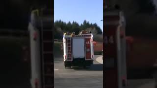 Feuerwehr Bad Schwalbach mit Dauer pressluft auf Einsatzfahrt [upl. by Mellins]