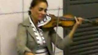 Violinist plays Paris Metro  beauty ignored [upl. by Meneau]