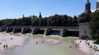 Isar München im Juni 2016  Baden in der Isar  River Isar Munich [upl. by Shaughn609]