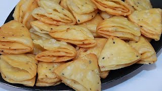 एक बार इस आसान तरीके से खस्ता परतदार नमकपारे को बना कर देखे  NimkiMathri Recipe  Tea time Snacks [upl. by Pilloff]