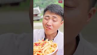 Songsong Turn ordinary noodles into Chongqing shorts funny trending viralvideo [upl. by Minny]