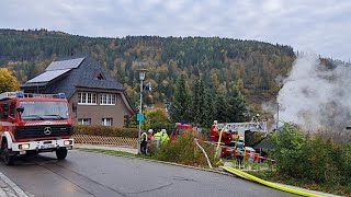 🔥🚒 Feuerwehr löscht Gebäude in St Blasien  Livebericht vor Ort 16102022 [upl. by Hayashi981]