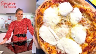 La mia pizza super leggera senza mai sporcarsi le mani  Giusina in cucina [upl. by Zeba]