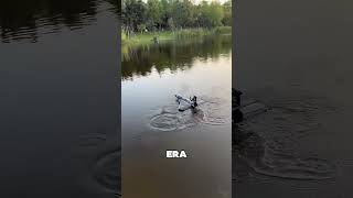 Este chico Lanzó su Avión al Río ❤️ [upl. by Eniamert]