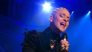 Mariza  Caveleiro Monge  Live In London 2004 [upl. by Sidnal]