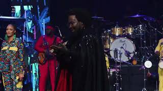 WELU WELU MEDLEY by Sonnie Badu Live At The Buckhead Theatre [upl. by Nitsrek]