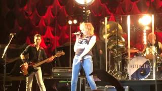 Chrissy Hynde amp Pretenders  Brass In Pocket [upl. by Tzong]